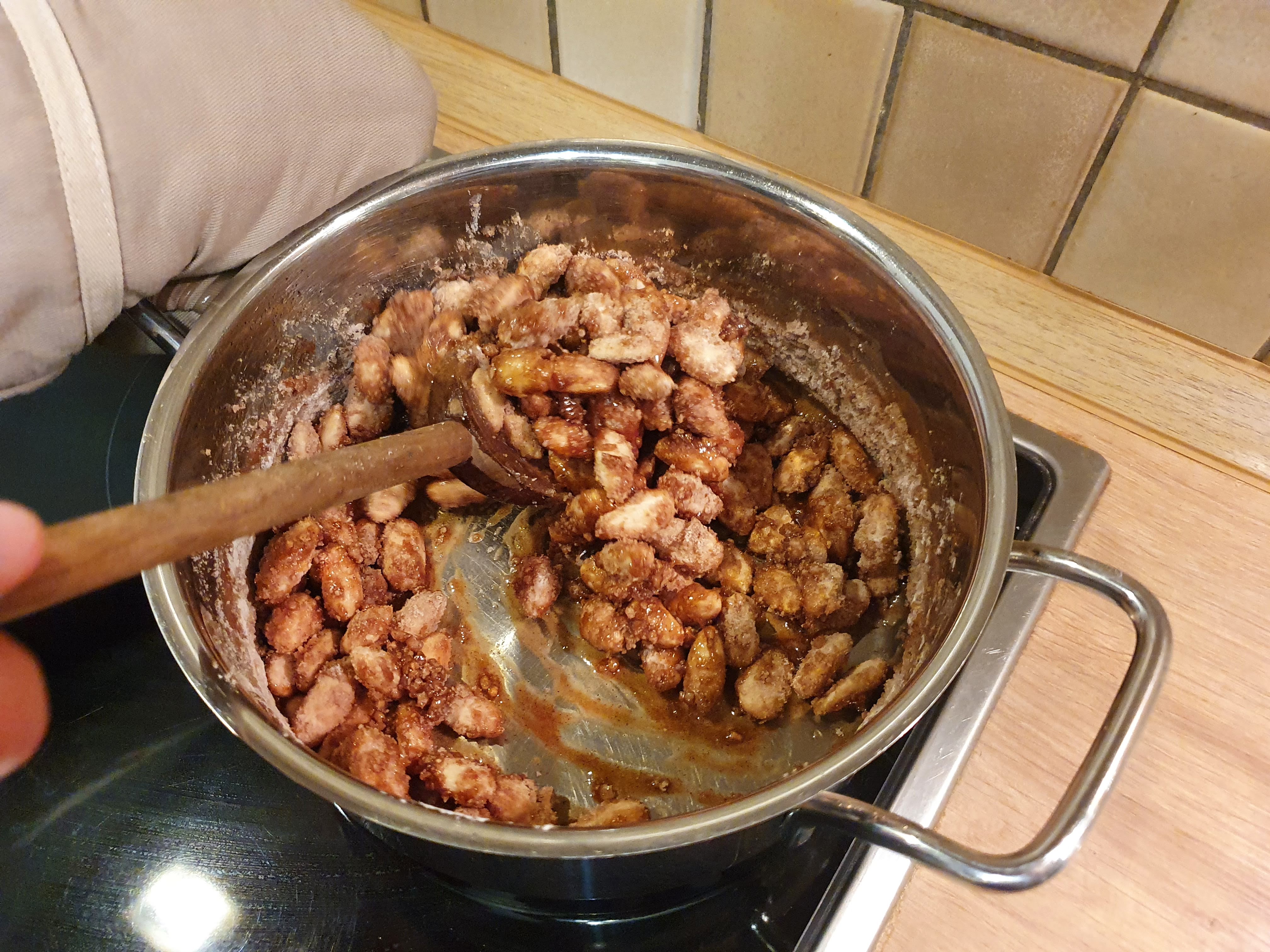 Zucker beginnt zu schmelzen
