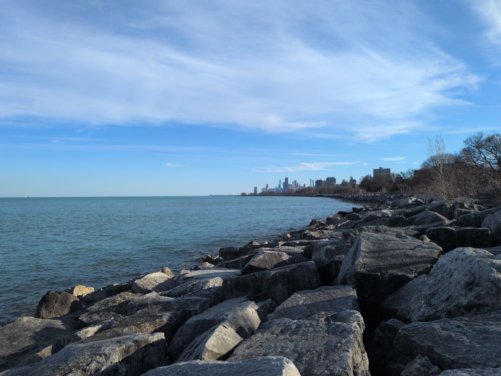 Looking south along Lake Michigan with a view of the Chicago skyline