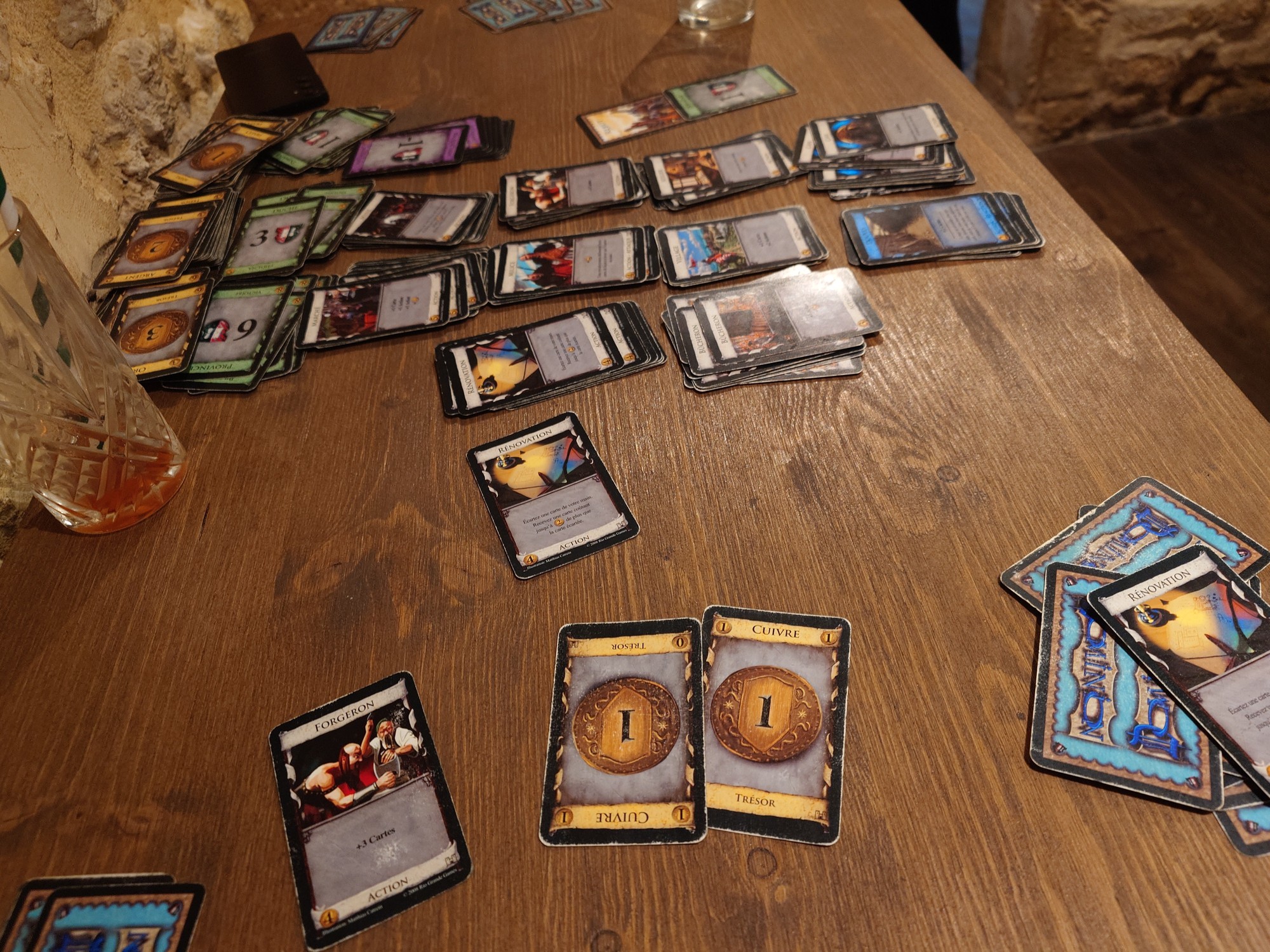 Jeu de cartes dominion.