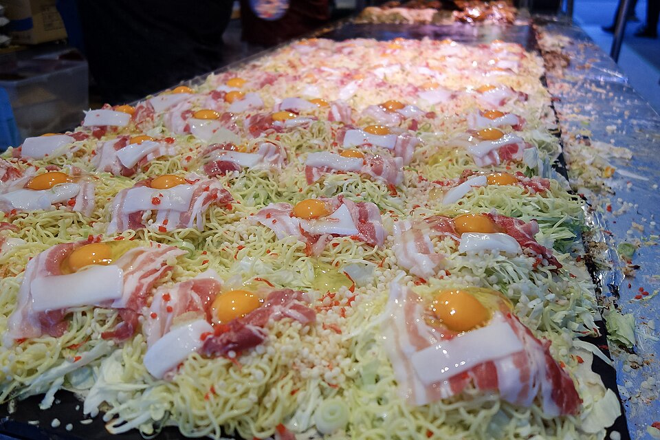 #8: Okonomiyaki yatai Ueno Park Tokyo 02.jpg